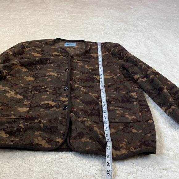 Urban Outfitters Made by Fleamadonna camo velour fleece cardigan, size small - Picture 4 of 9
